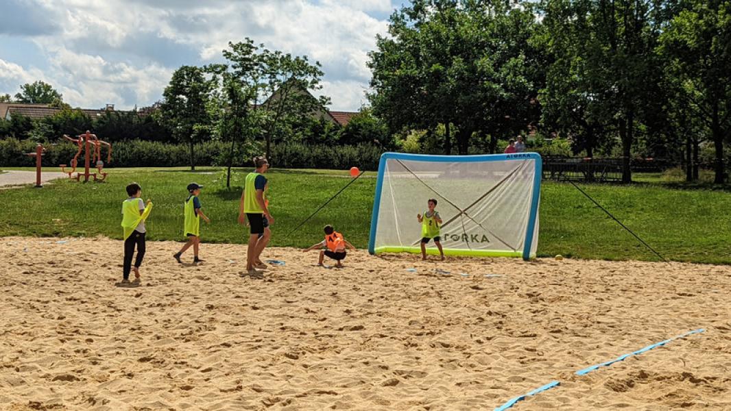 Initiation beach école de hand