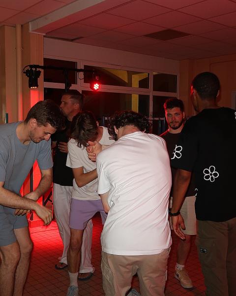 Picsart_23-06-17_03-15-51-711